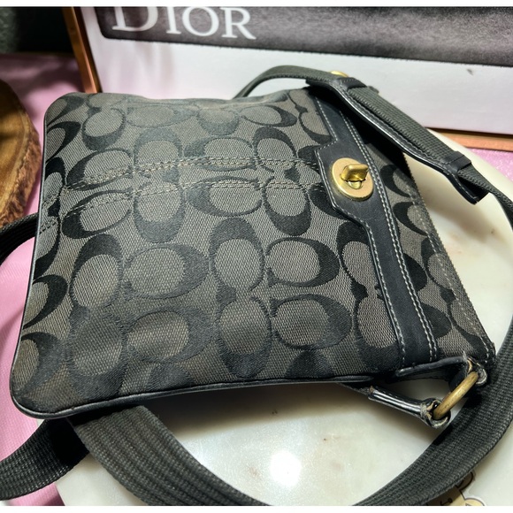Coach Y2K crossbody turn lock GUC - Picture 6 of 10